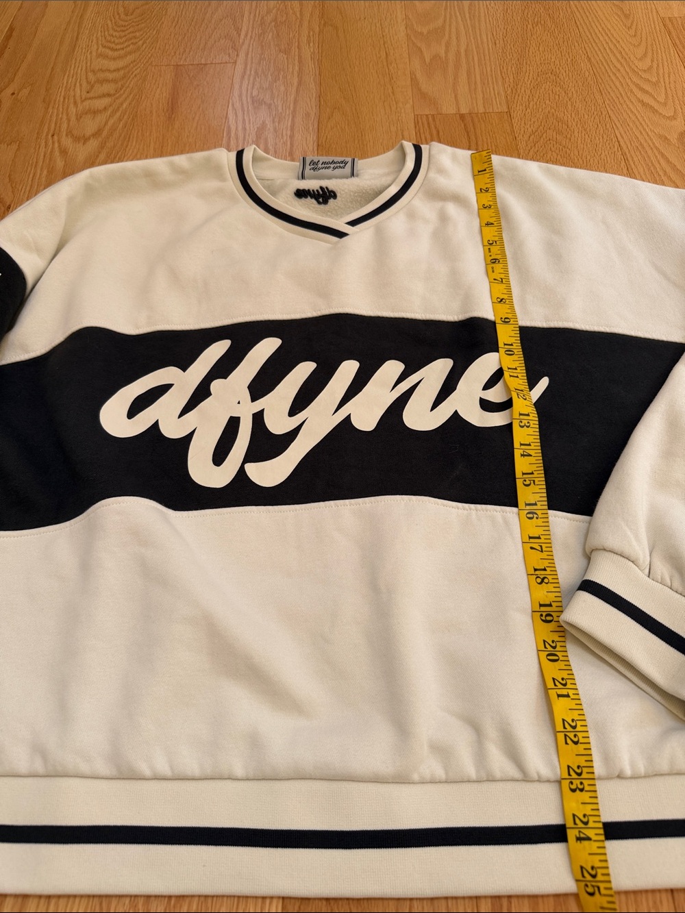 Dfyne 4 th birthday collection XL unisex fleece lined sweatshirt. - Picture 8 of 12